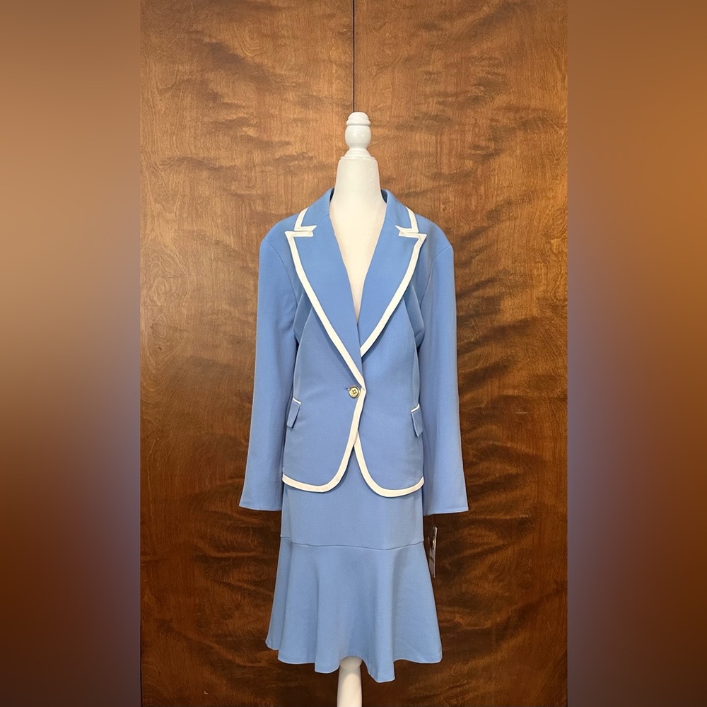 Le Suit Blue Skirt Set with White Trim - Picture 3 of 16